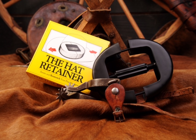 hat retainer with box and spurs